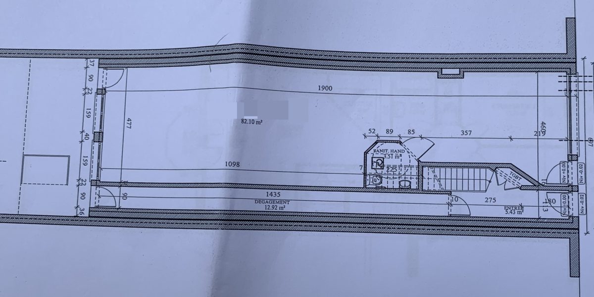LOCATION RDC COMMERCIAL NEUF