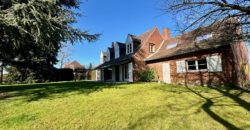 VENTE MAISON INDIVIDUELLE – 6 chambres – bureau – dressing – grand jardin – double garage