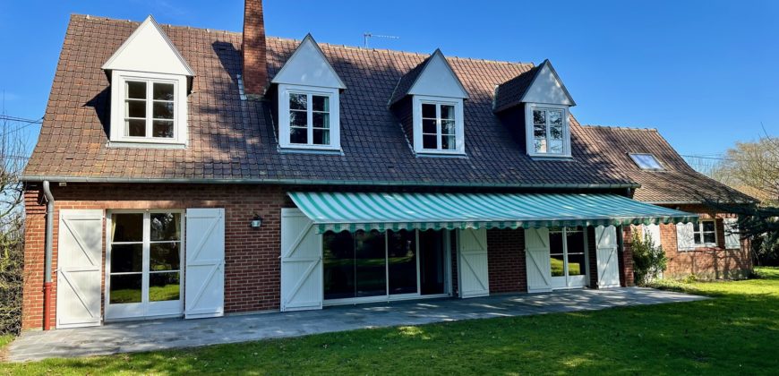 VENTE MAISON INDIVIDUELLE – 6 chambres – bureau – dressing – grand jardin – double garage