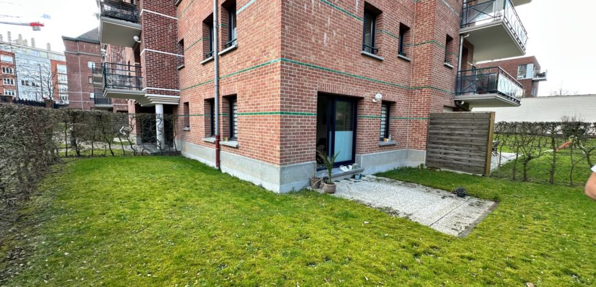 VENTE APPARTEMENT RDC – UNE CHAMBRE – JARDIN – GARAGE