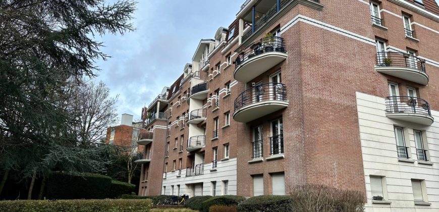 VENTE APPARTEMENT DUPLEX – DERNIER ETAGE – 3 CHAMBRES – BALCON ET PARKING