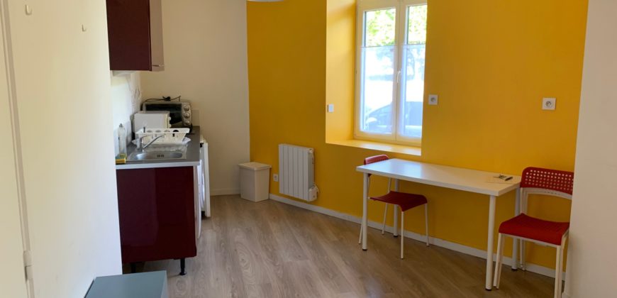 A LOUER  – T3 meublé 40 m²