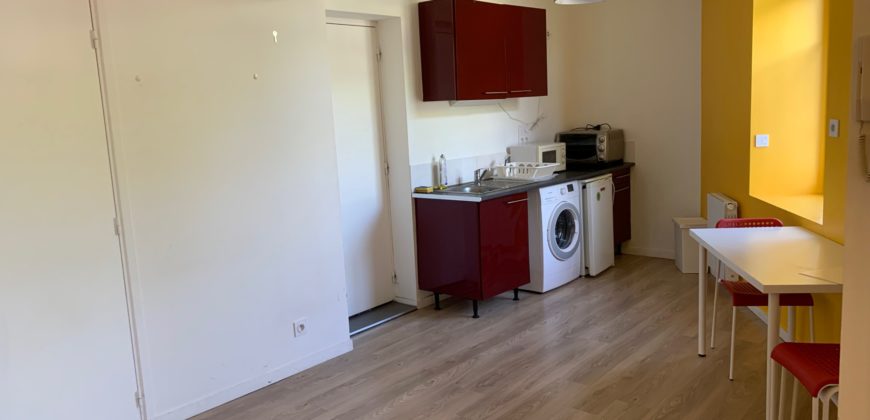 A LOUER  – T3 meublé 40 m²