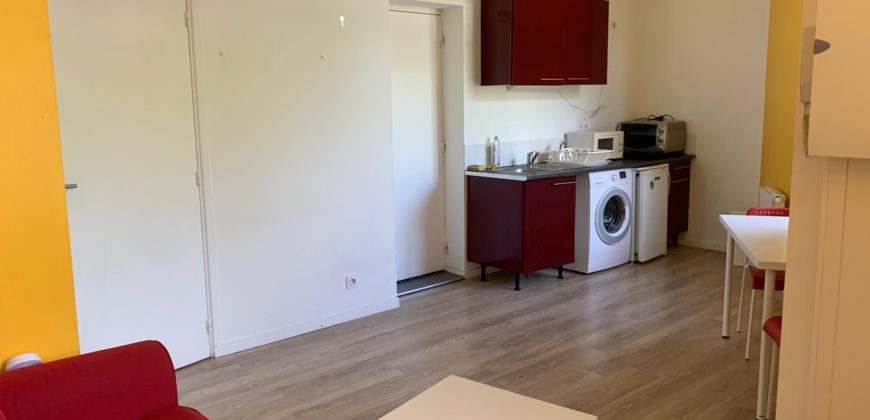 A LOUER  – T3 meublé 40 m²