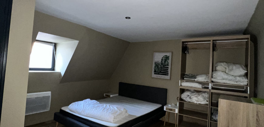 À louer – T2 meublé au dernier étage – Vieux Valenciennes